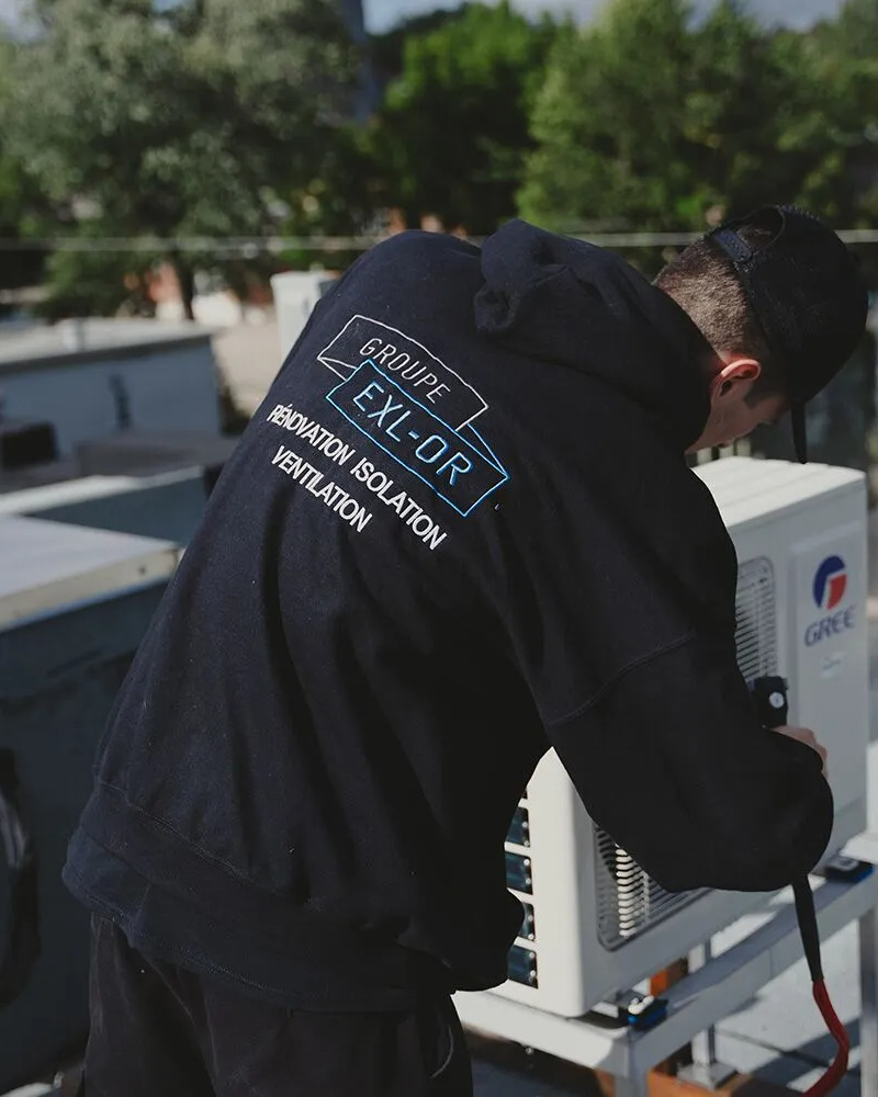 Technicien Nettoyage Exl-Or au travail